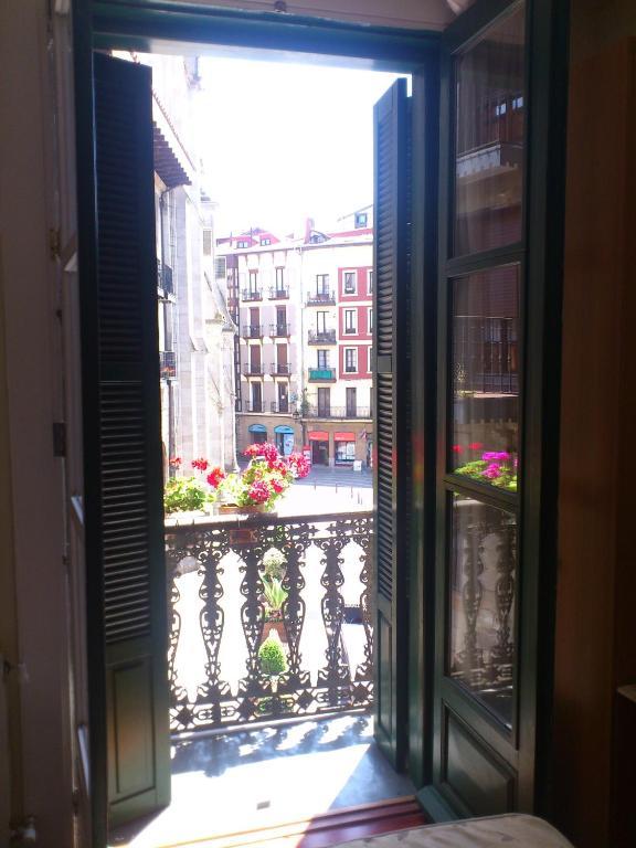 Roquefer Bilbao Central Rooms Екстер'єр фото